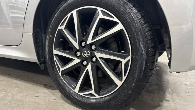 Toyota Yaris 1.5 Hybrid Design 5dr CVT Hybrid Hatchback